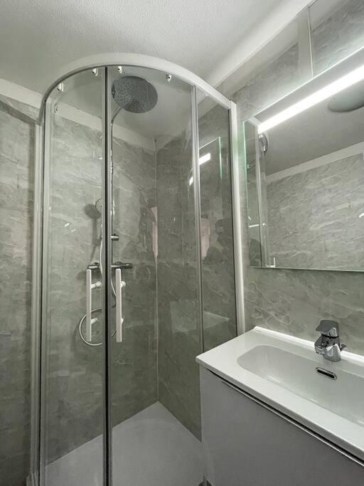 شقة Reims - Duplex Au Coeur Du Quartier Saint-Remi المظهر الخارجي الصورة